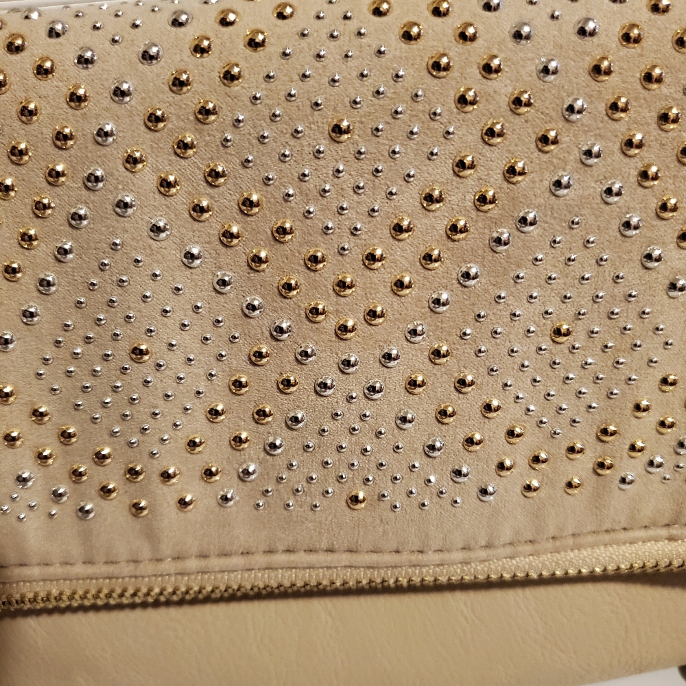Aldo clutch and Jones of NY shall - Picture 3 of 9